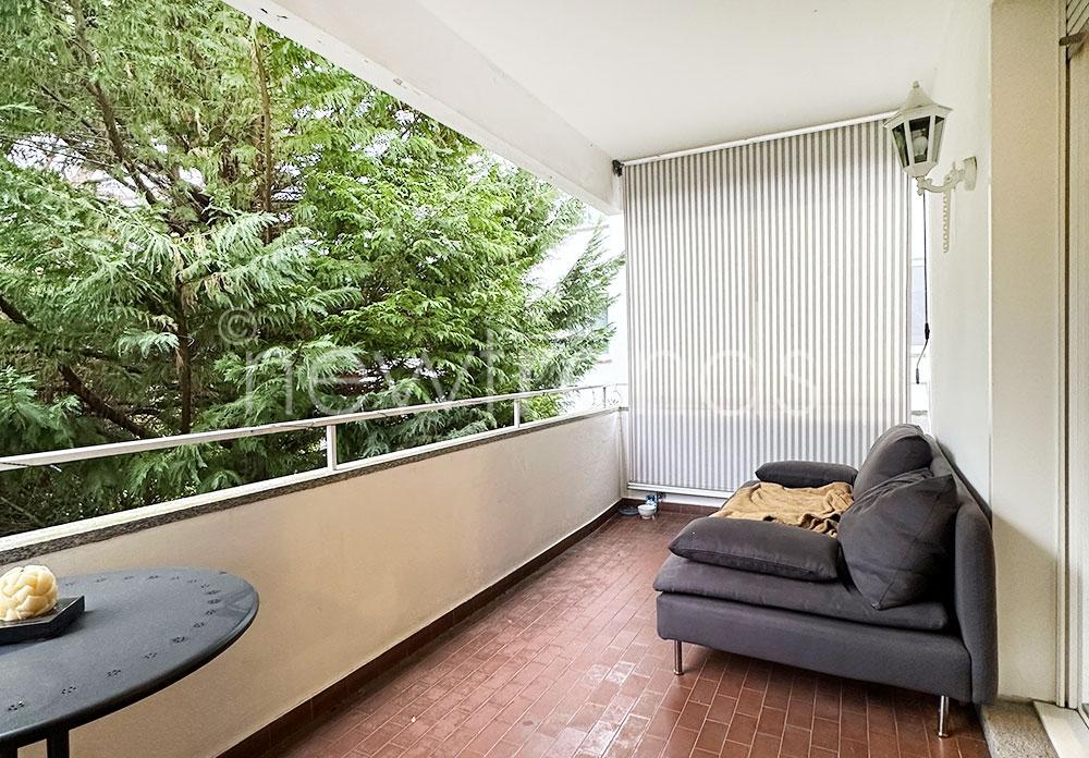 vendesi appartamento 3.5 locali in stabile di poche unitÀ a gentilino: foto balcone coperto