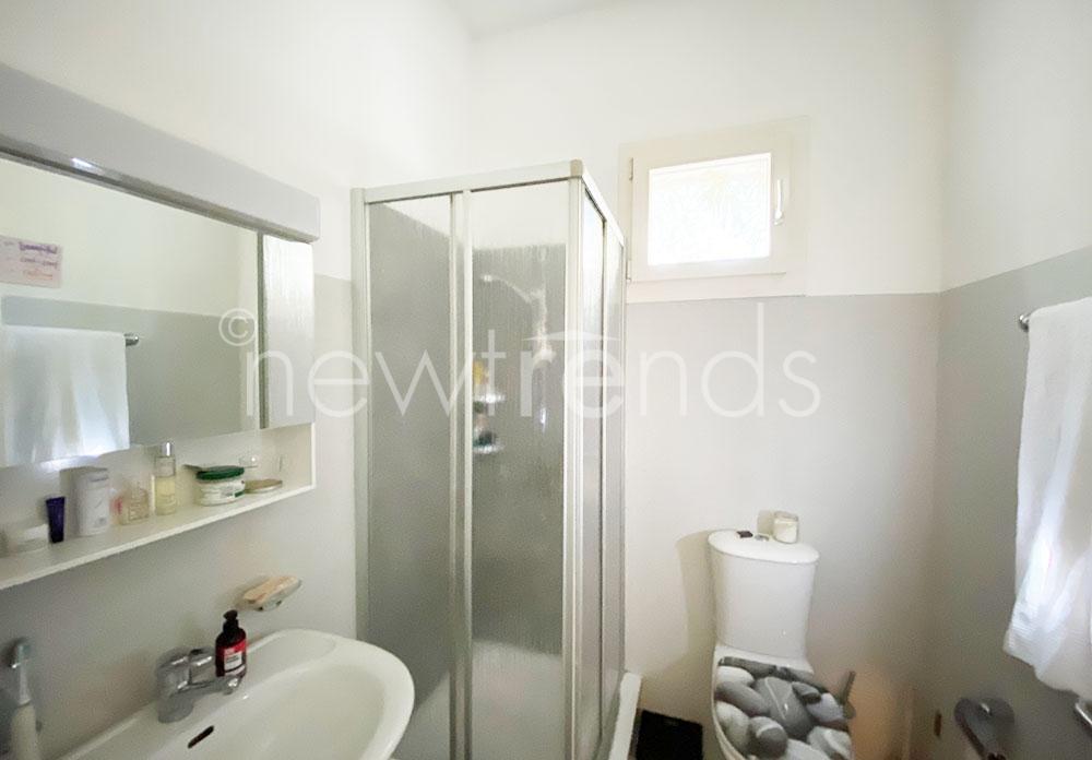 affittasi appartamento ammobiliato a montagnola: foto bagno con doccia