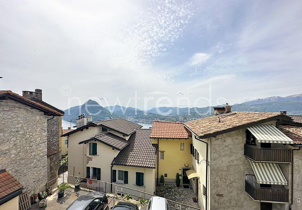 affittasi splendido attico con scorci di lago con giardino ad uso privato a lugano : foto vista da terrazza