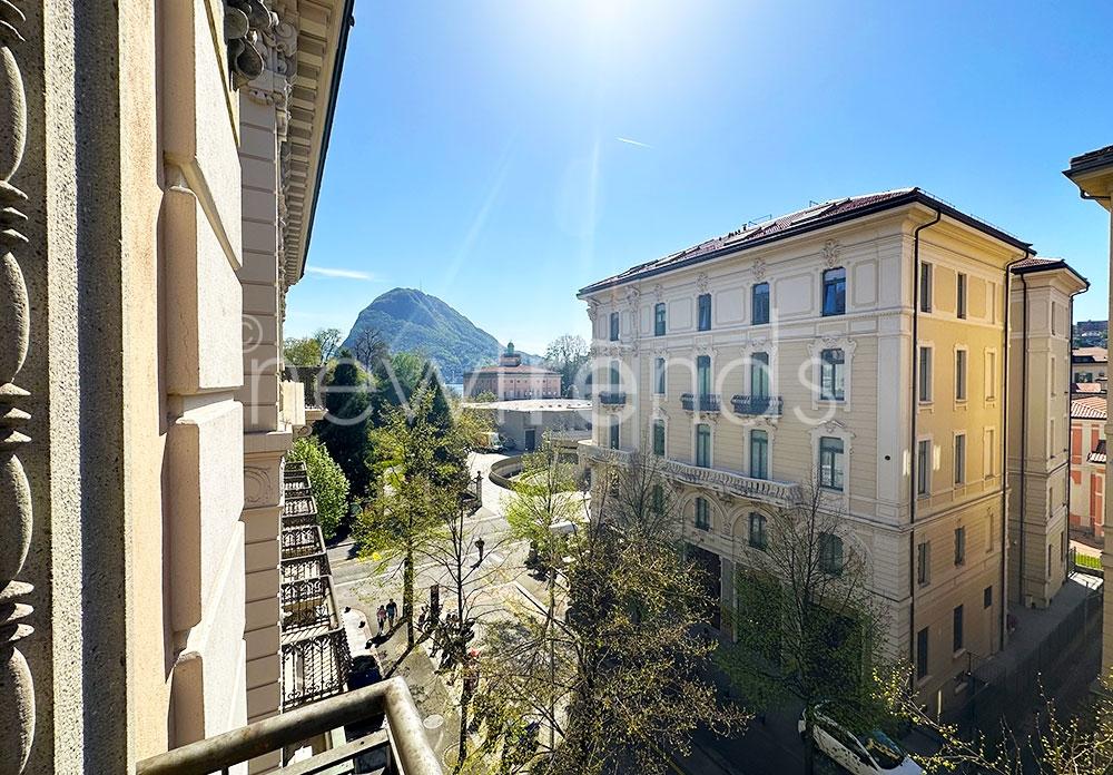 affittasi luminoso appartmento a due passi dal parco ciani a lugano: foto vista da balcone