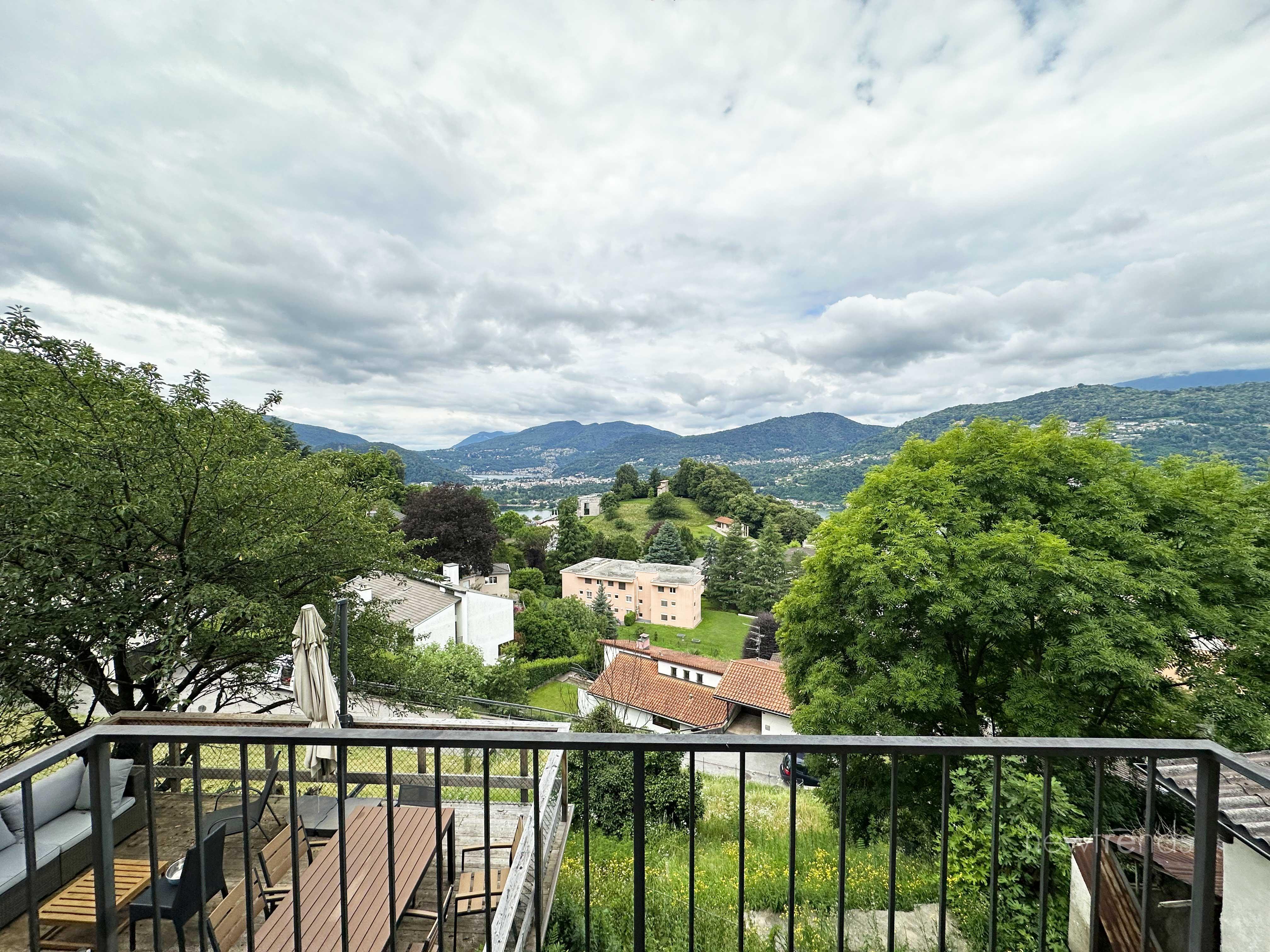 affittasi casa casa di nucleo con vista lago, loggiato e giardino a montagnola: foto vista dal balcone