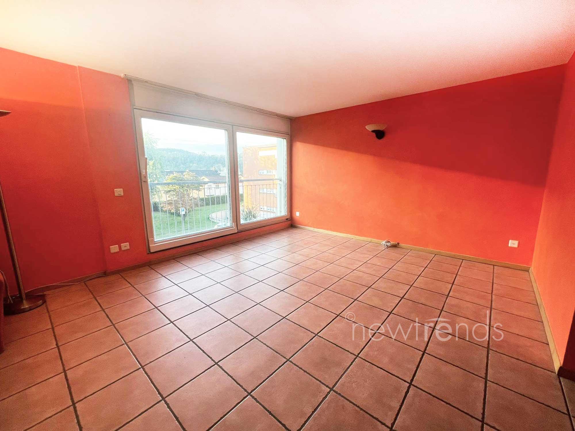 vendesi appartamento duplex con rooftop a stabio: foto ampio soggiorno