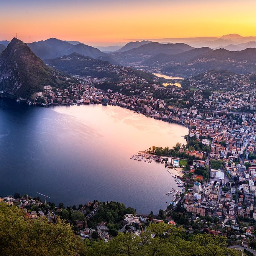 Lago_di_Lugano_at_Sunset_cropped_2.jpg